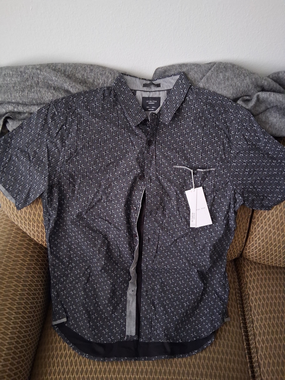 Express Men’s Black Short-Sleeve Button-up w/Tiny Geometric Print L - Picture 1 of 3